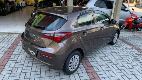 Imagem 4 de 12 de Hyundai Hb20 1.0 Unique 12v Flex 4p Manual