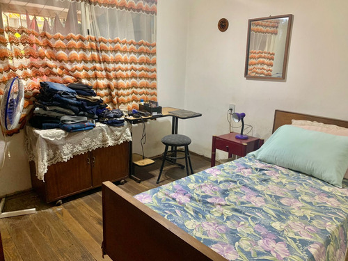 Casa Con Potencial En Palermo. 3 O 4 Dormitorios. Garaje.