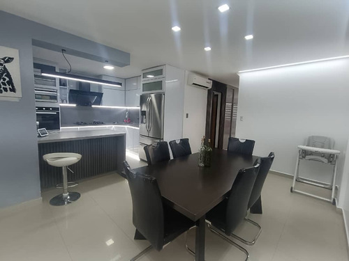 Town House En Naguanagua Urb Manantial