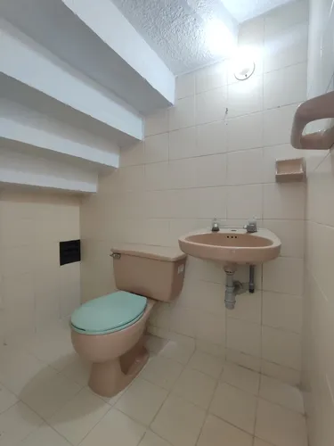 Casa En Arriendo En Avenida Libertadores. Cod A27264