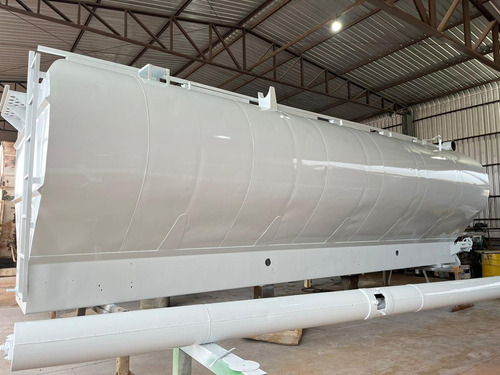 Silo Para Transporte De Ração Imoto, Com Sistema De Recolha.