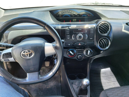 Toyota Etios 1.5 Xls Nafta Manual