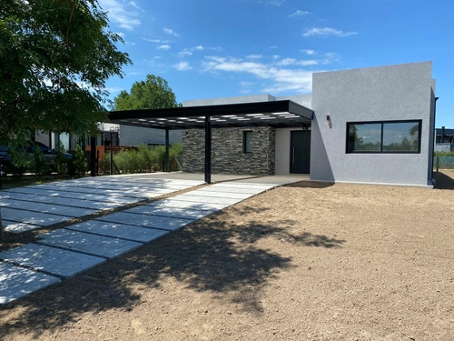 Imagen 1 de 14 de Casa A Estrenar Con Vista A La Laguna