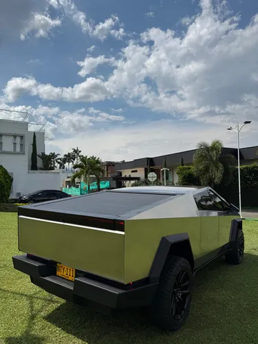 Tesla Cybertruck Foundation Series 4x4