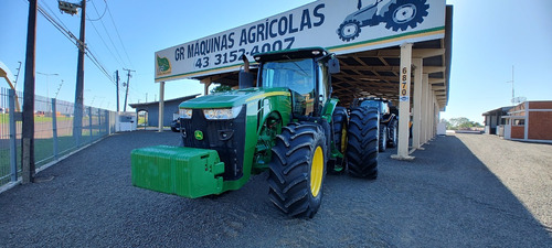 Trator John Deere 8270 R.