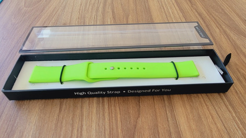 Correa Deportiva Lisa Ligera Para Smartwatch Binden Era Hit Verde 2.2 Cm