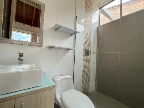 Casa En Arriendo En Loma Del Atravesado. Cod A776020