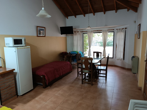 Cabaña De Dos Dormitorios + Club House (ping Pong, Pool, Metegol Y Juegos De Mesa) + Pileta Enorme