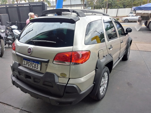 Imagem 15 de 15 de Fiat Palio Weekend 1.8 4p Flex Adventure