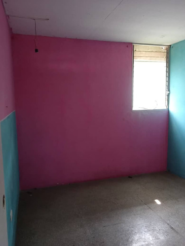 Imagen 9 de 10 de Venta De Apartamento Menca De Leoni Yrisabg@