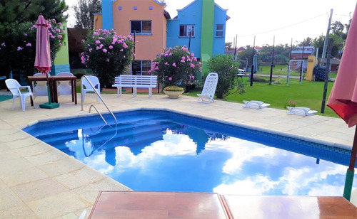En Complejo Con Piscina