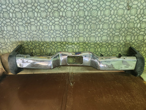 Paragolpe Trasero C/puntera Mitsubishi Montero 92/97 Detalle