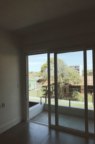 Imagem 6 de 21 de Casa À Venda Em Xangri-lá - Ca00809 - 33352870