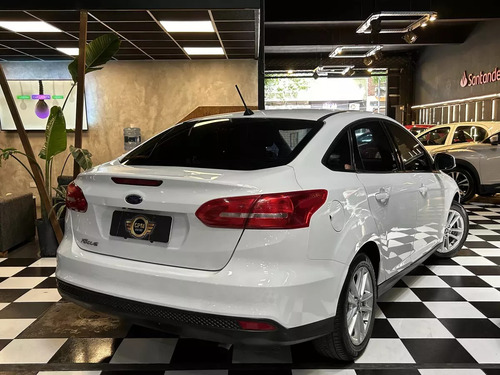 Ford Focus III 1.6 Sedan S