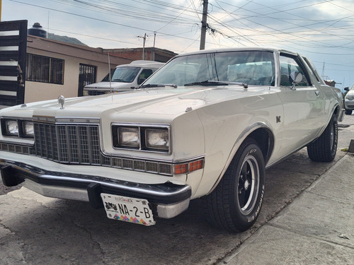 Dodge Dart 82 Clasico