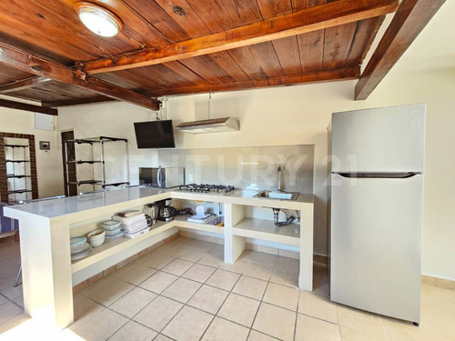 Estudio En Renta En Villa Hamburgo, Colonia Versalles, Puerto Vallarta, Jal.