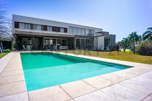 Imagen 2 de 30 de Alquiler Temporario Casa Cuatro Dormitorios Funes Hills Cadaqués Con Piscina
