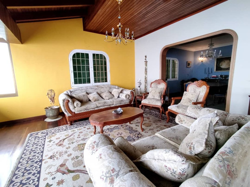Casa En Venta, Urbanizacion Club De Campo, San Antonio De Los Altos. Of