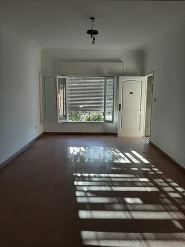 Imagen 5 de 14 de Casa De 4 Ambientes En Venta - Villa Tesei