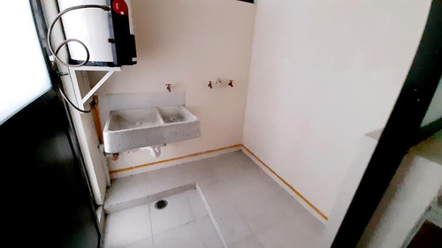 Departamento En Renta En Nápoles Con Terraza, Superubicado!