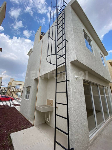 Casa En Venta En C. Salvani, Priv. Calabria, Los Viñedos, Zempoala, Hgo