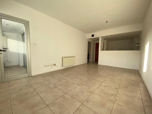 Departamento De 2 Ambientes En Calle 3 E/ 37 Y 38