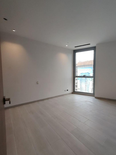 Extraordinario Y Distintivo Apartamento A La Venta En Las Mercedes.