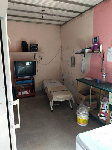 Imagen 2 de 18 de Vivienda Multifamiliar Con Un Casa Y Dos Departamentos.