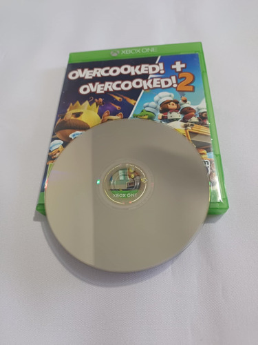 Overcooked! + Overcooked! 2 Xbox One Mídia Física (Usado)