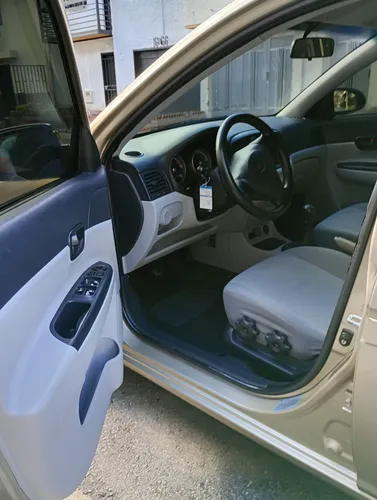 Hyundai Accent 1.4 Gls 4 p