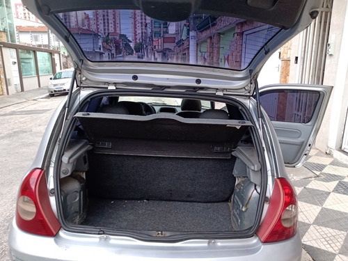 Renault Clio 2007 1.0 16v Authentique Hi-flex 3p