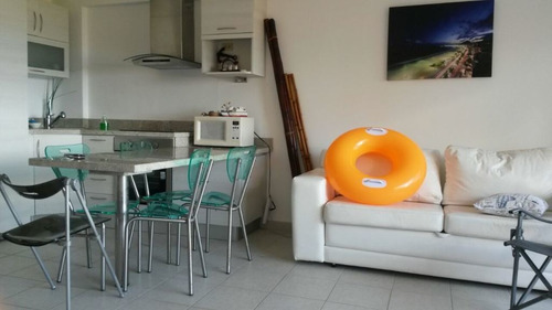 Imagen 8 de 12 de Apartamento Vacacional En Tucacas, Amoblado, Con Bella Vista Al Mar