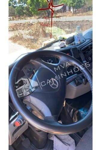Imagem 8 de 12 de Caminhão Mercedes 2040 - 4x2 T
