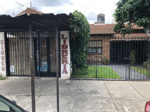 Casa En Venta En Isidro Casanova