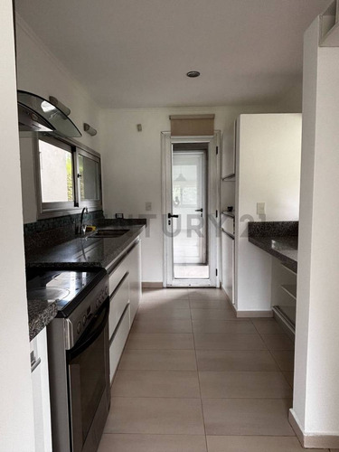 Casa En Alquiler En City Bell - 473 135 Y 136