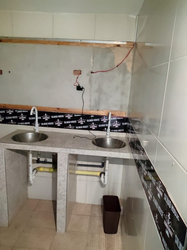 Local Comercial En Alquiler En Urbanización El Viñedo Valencia