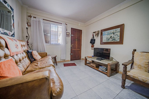 Casa Venta 4 Ambientes Olivos-permuta