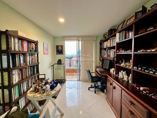 Apartamento En Venta En Loma De Los Benedictinos. Cod V776024