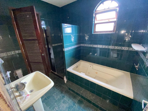 Imagem 15 de 23 de Casa Em Icaraí, 4 Quartos 01 Vaga À Venda, 300 M² Por R$ 950.000 - Icaraí - Niterói/rj - Ca0062