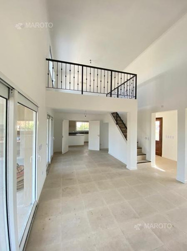 Imagen 8 de 30 de Casa Venta Canton Puerto - Maroto Propiedades