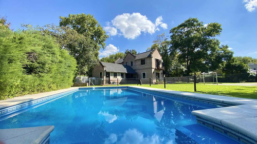 Casa En Venta En Barrio El Pato Verde Muñiz