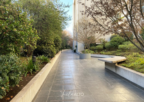 Exclusivo Departamento Dúplex En Venta / La Dehesa Central