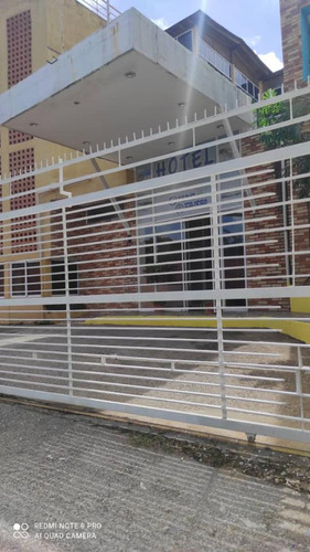 Se Vende Hotel En Urb. La Mira, Sector Playa El Agua Ve02-067mg-ss