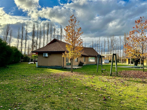 Casa En Venta, Seminueva De 4 Dorm. A 10min De L.a.