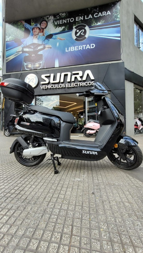 Imagen 6 de 25 de Moto Eléctrica Robot S /porta Equipaje Y Baúl De Regalo / A