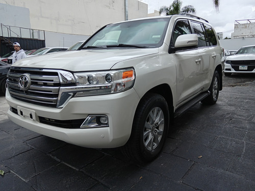 Toyota Land Cruiser 5.7 4x4 At