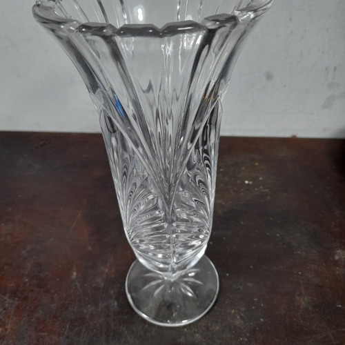 Imagem 6 de 7 de Vaso Cristal Grosso Transparente 21 Cm De Altura, 10 Cm Boca