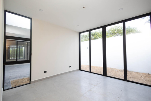 Venta De Casa De Una Planta De 3 Habitaciones En Temozon Norte