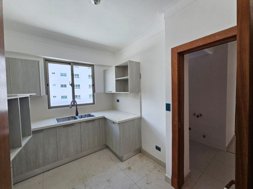 Apartamento En Venta En Los Cacicazgos, Santo Domingo, 300m2, 3 Hab. 3 Parqueos, Exclusivo Complejo Con Todas Las Comodidades Y Seguridad, Zona Tranquila, Oportunidad De Invertir En Tu Sueño.