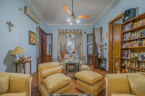 Venta Ph Tipo Casa 4 Ambientes Colegiales Cochera Y Patio